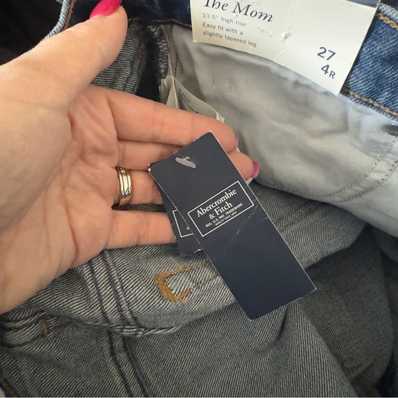 Abercrombie & Fitch NWT The Mom High Rise Jeans - Picture 7 of 11